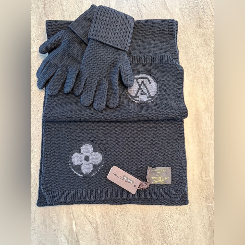 Louis Vuitton Black Knit Scarf and Gloves Set
